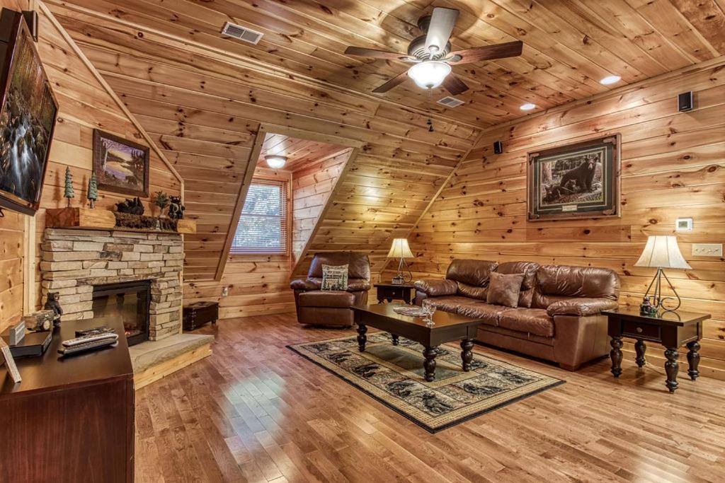 Papa Bear, Hot Tub, Wifi, 1089 Free Tickets Each Paid Day, Dollywood And More Sevierville Ngoại thất bức ảnh