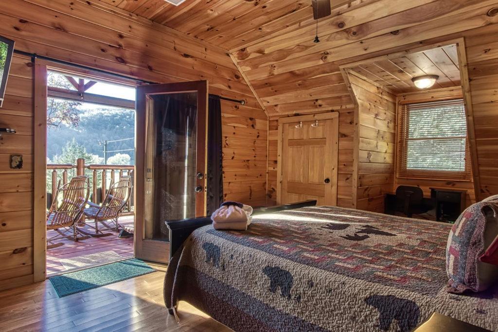 Papa Bear, Hot Tub, Wifi, 1089 Free Tickets Each Paid Day, Dollywood And More Sevierville Ngoại thất bức ảnh