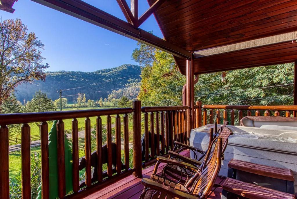 Papa Bear, Hot Tub, Wifi, 1089 Free Tickets Each Paid Day, Dollywood And More Sevierville Ngoại thất bức ảnh