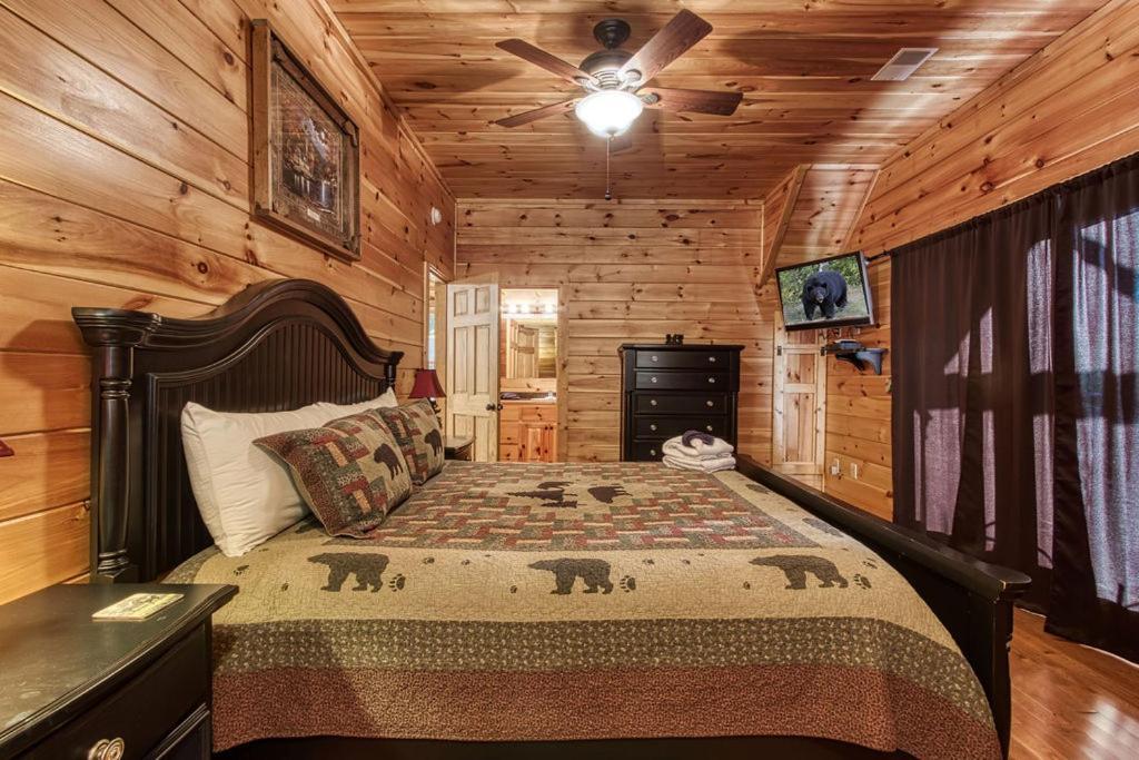 Papa Bear, Hot Tub, Wifi, 1089 Free Tickets Each Paid Day, Dollywood And More Sevierville Ngoại thất bức ảnh